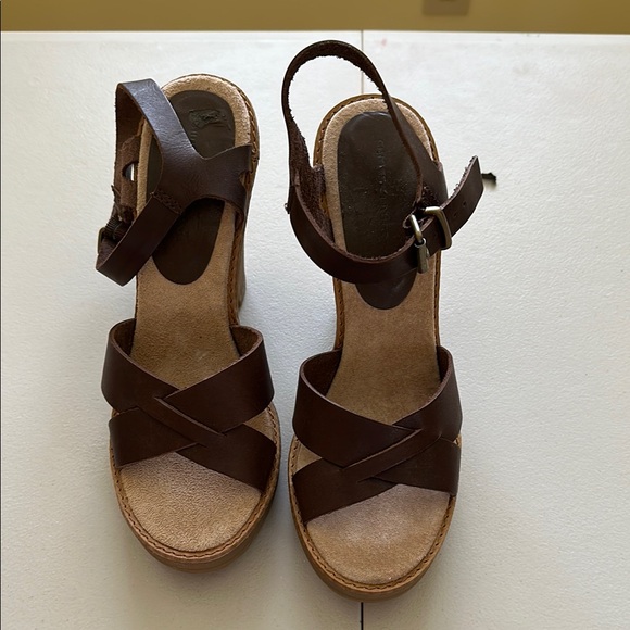 Brown Strappy Women's Heels - Picture 2 of 3